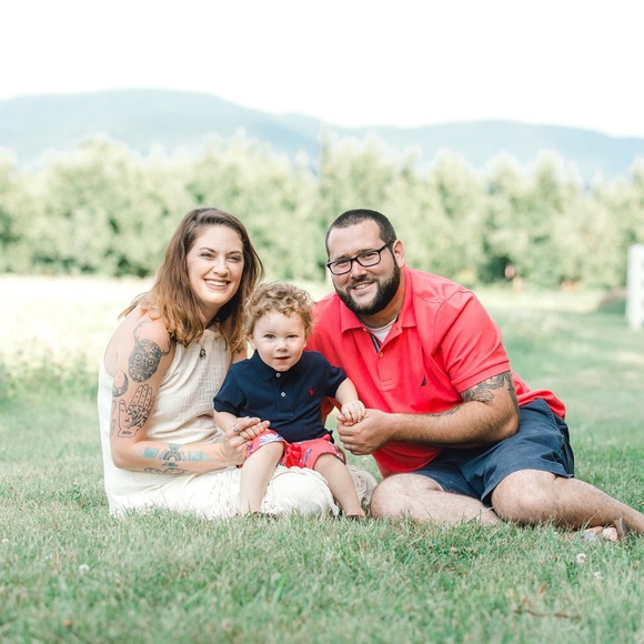 Meet your Posher, Lauren - Picture 2 of 8